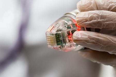 altin igne tedavisi izmir dr sedef demirer İzmir Alsancak’ta Dermatolog Dr. Sedef Demirer tarafından uygulanan altın iğne tedavisi ile cilt yenileme