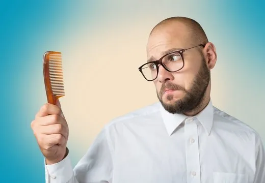 İzmir’de erkek tipi saç dökülmesi ve dermatolojik tedavi seçenekleri